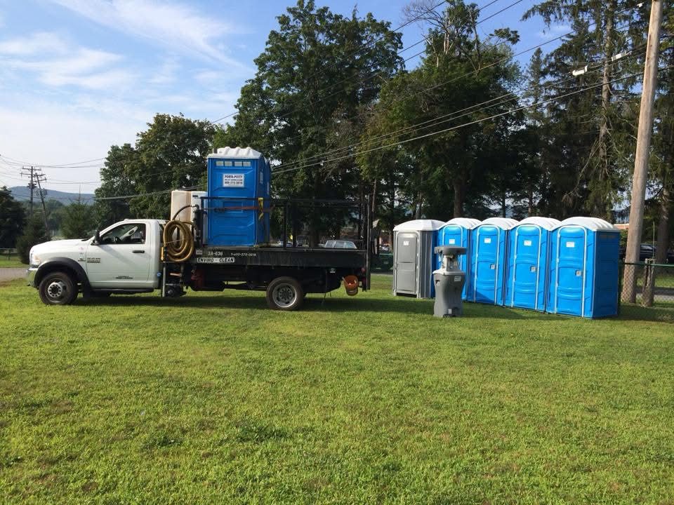 Portable restroom rental units in White Plains, NY.